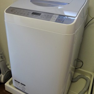 洗濯機は温風乾燥機能付です。