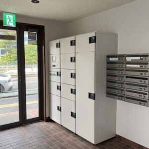 1階に宅配ボックスあります。 1階に宅配ボックスあります。