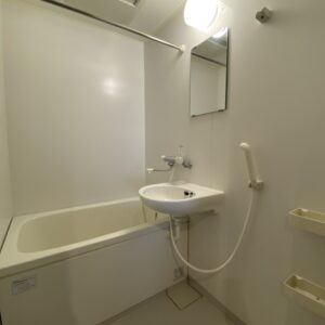 ユニットバスに乾燥機機能付いてます！