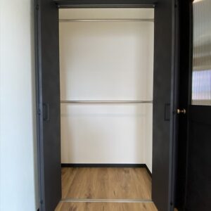 居室入口側　CLは2階建