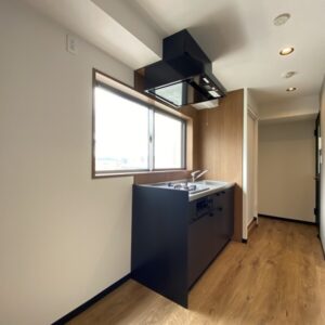 キッチン②　手前が冷蔵庫スペース