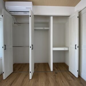 真ん中の洋室 ~クローゼット&収納~ 真ん中の洋室 ~クローゼット&収納~