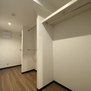 ウォークインクローゼット(内装)