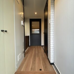 玄関　～左手前が靴収納です～